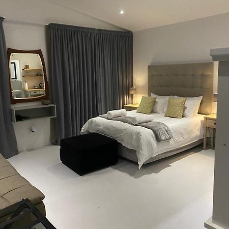 Apartmán Miles House George Exteriér fotografie