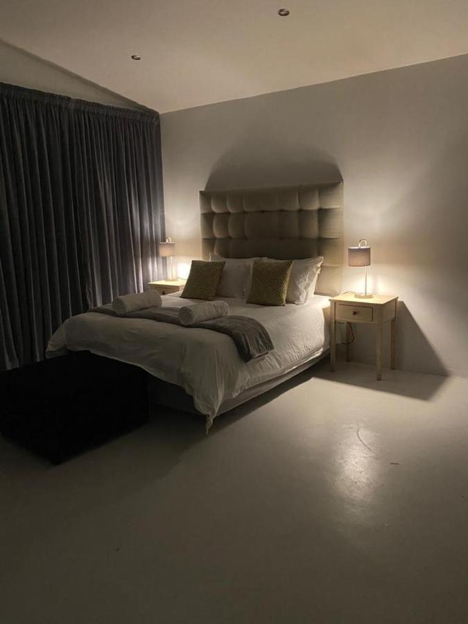 Apartmán Miles House George Exteriér fotografie
